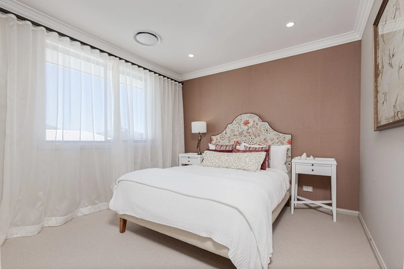 4BR + 2 LIVING SPACES IN GABLES - More
