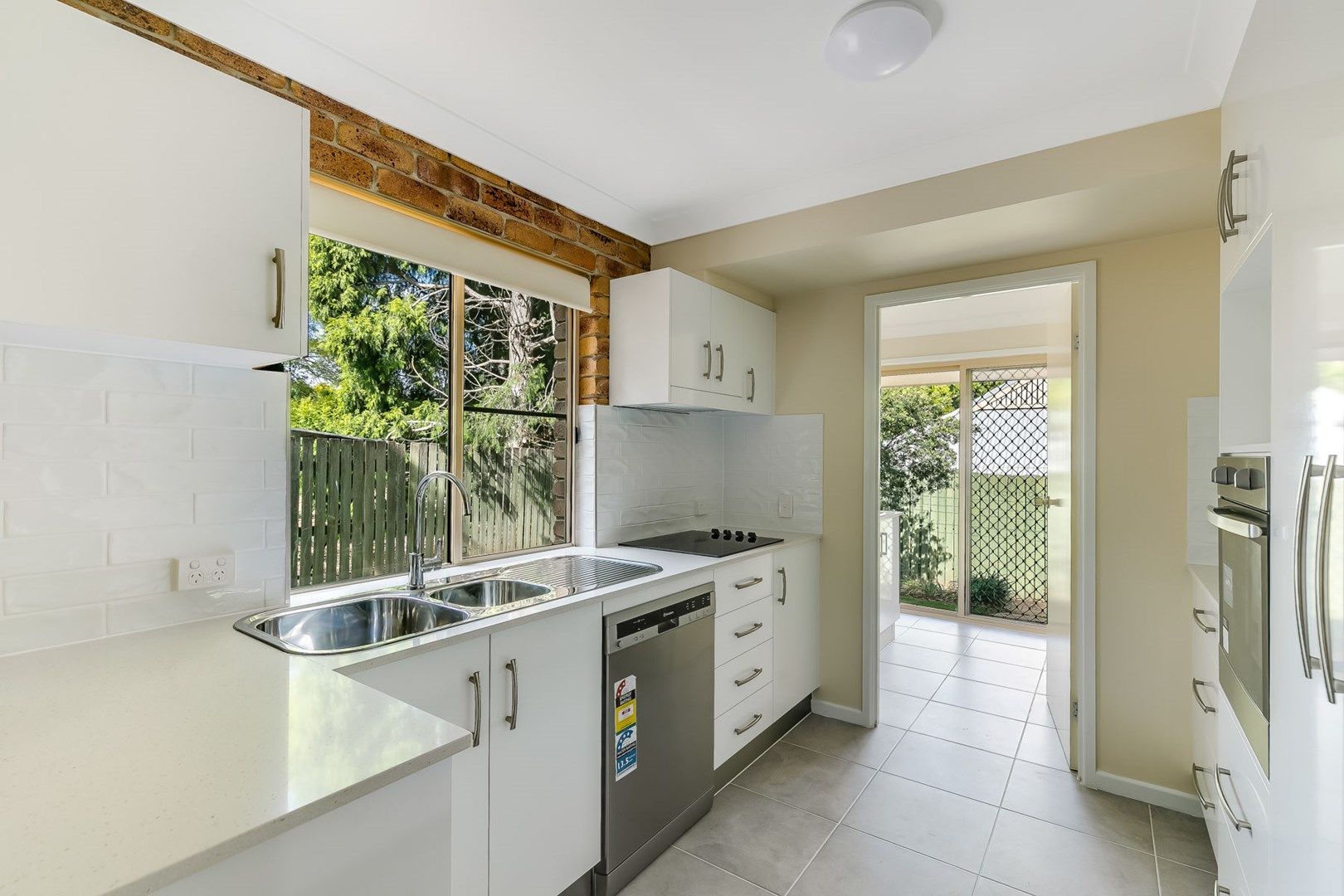 2/1 Tracey Street, Rangeville QLD 4350, Image 2