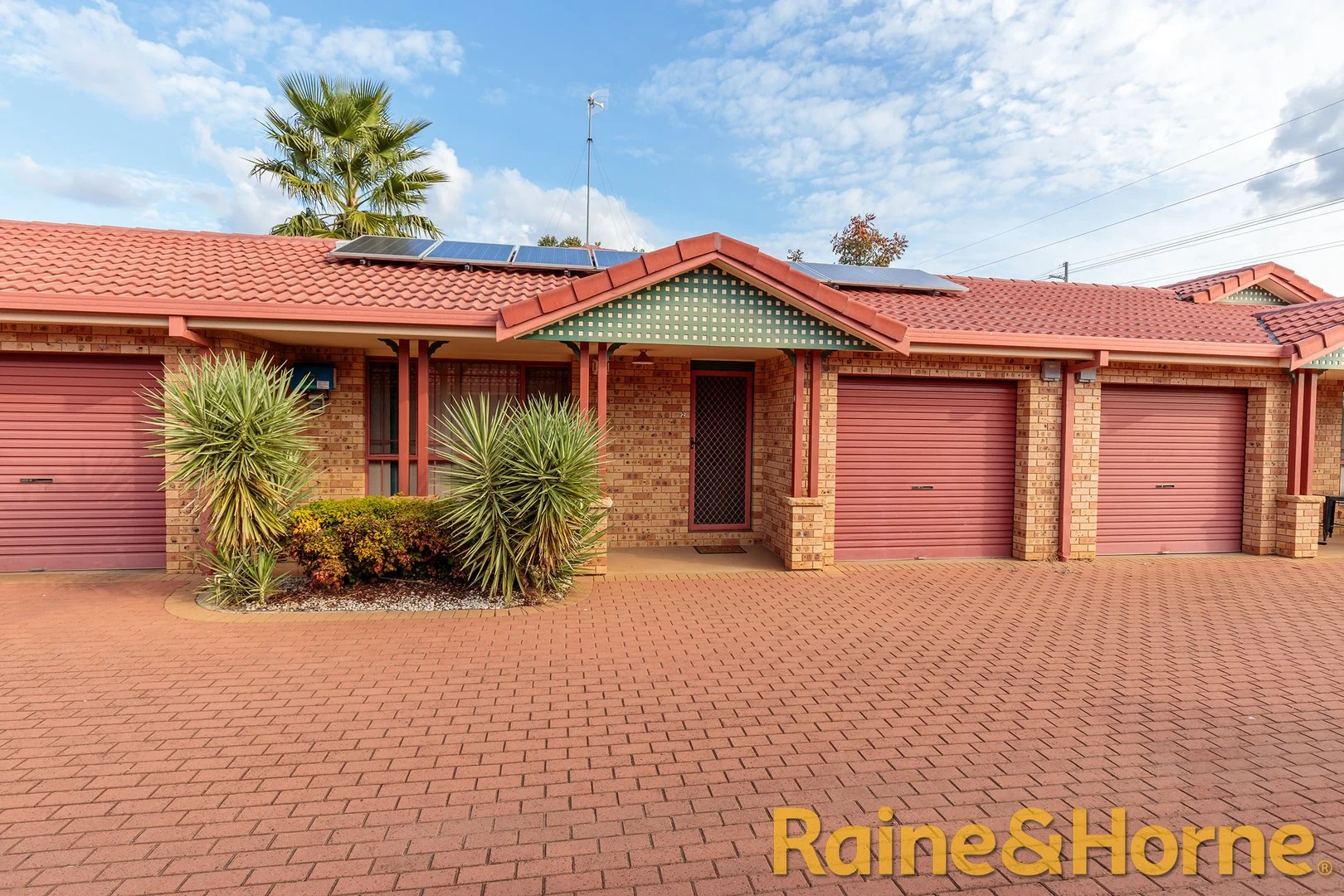 2/6-8 Sturt Circle, Dubbo NSW 2830