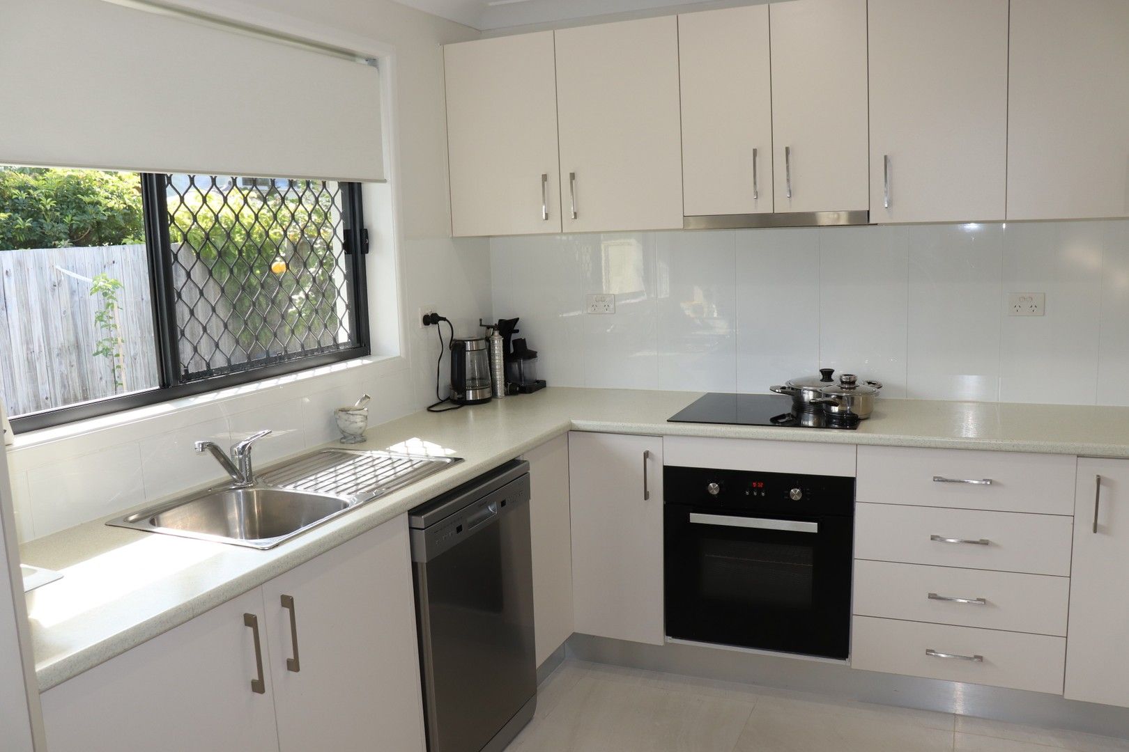 3 bedrooms House in 86 Muir Street LABRADOR QLD, 4215