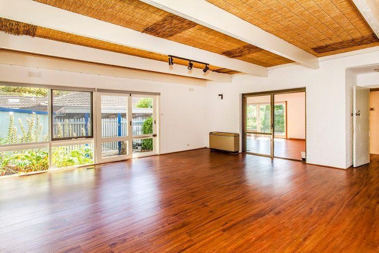 4 bedrooms House in 16 Creek Road MITCHAM VIC, 3132