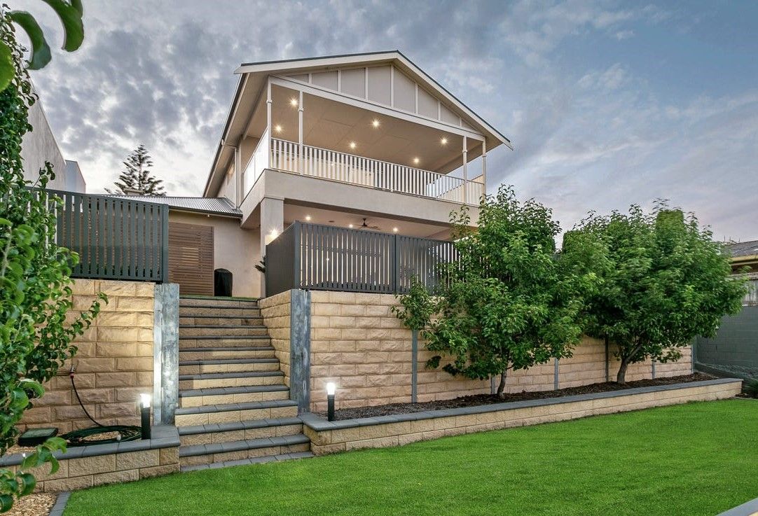 5 bedrooms House in 154 Seaview Rd HENLEY BEACH SOUTH SA, 5022