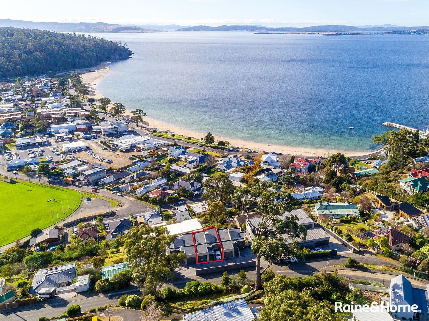 2/52 Roslyn Avenue, Kingston Beach TAS 7050, Image 0