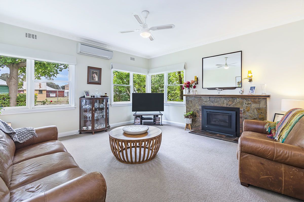 6 Hiller Lane, Hamilton VIC 3300, Image 1