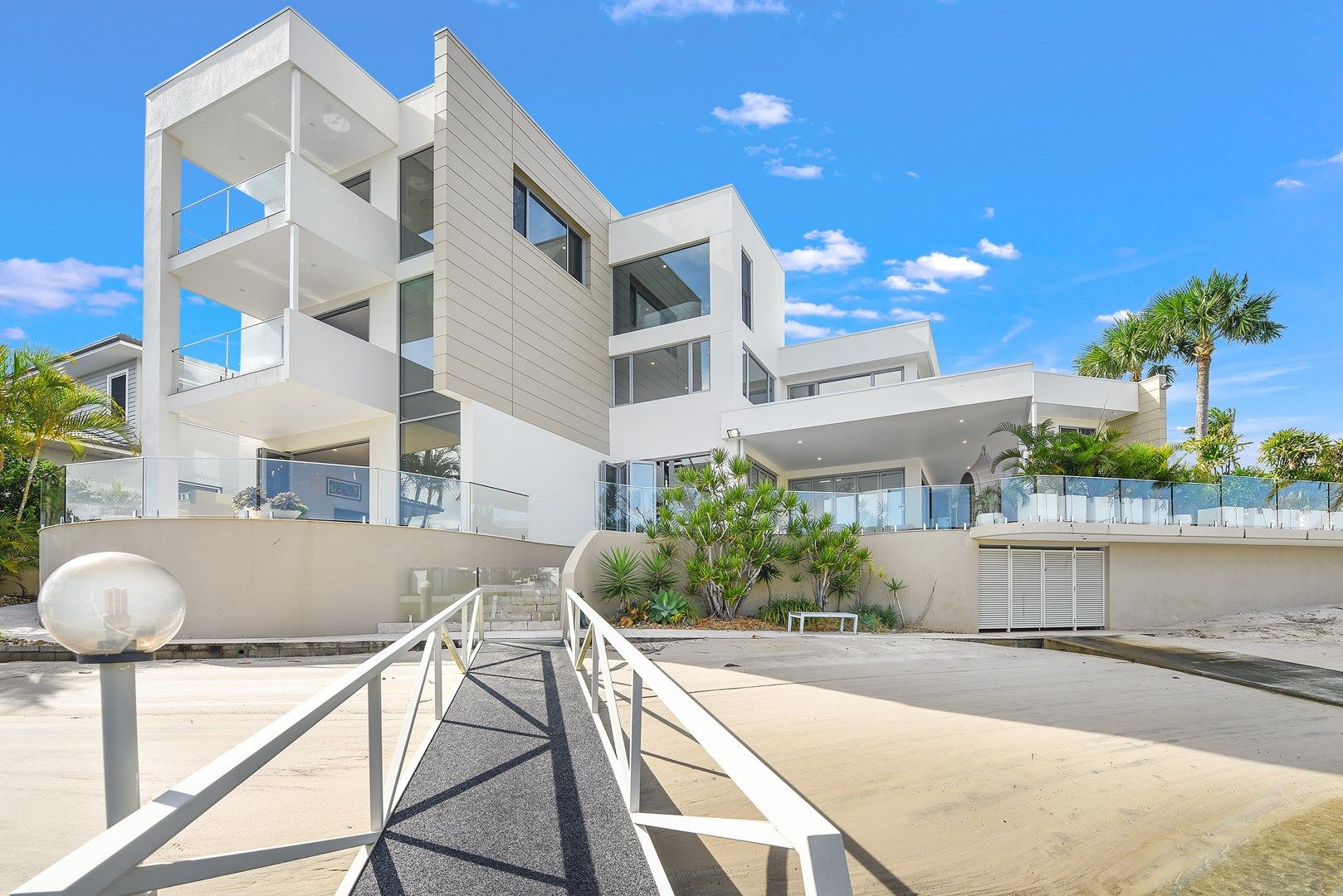 32 Midshipman Court, Paradise Waters QLD 4217, Image 0