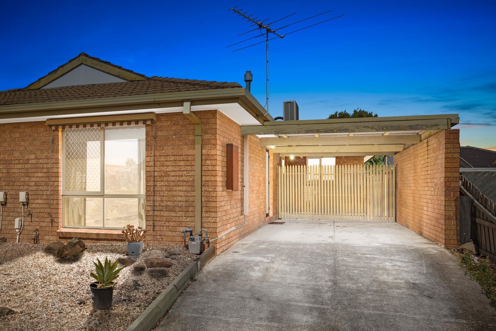 2/253 Greaves Street North, Werribee VIC 3030, Image 0