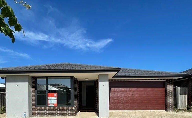 4 bedrooms House in 3 Rathberry Circuit CLYDE NORTH VIC, 3978