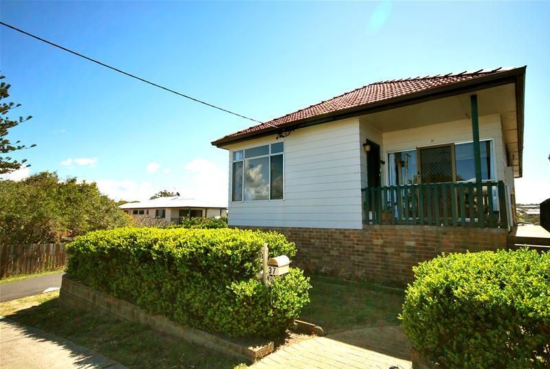 37 Beach Road, Redhead NSW 2290, Image 1