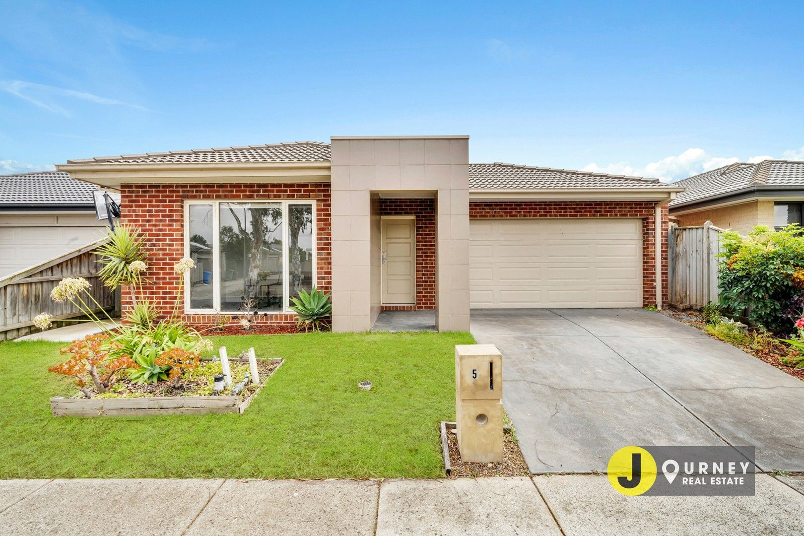 4 bedrooms House in 5 Brocker Street CLYDE NORTH VIC, 3978