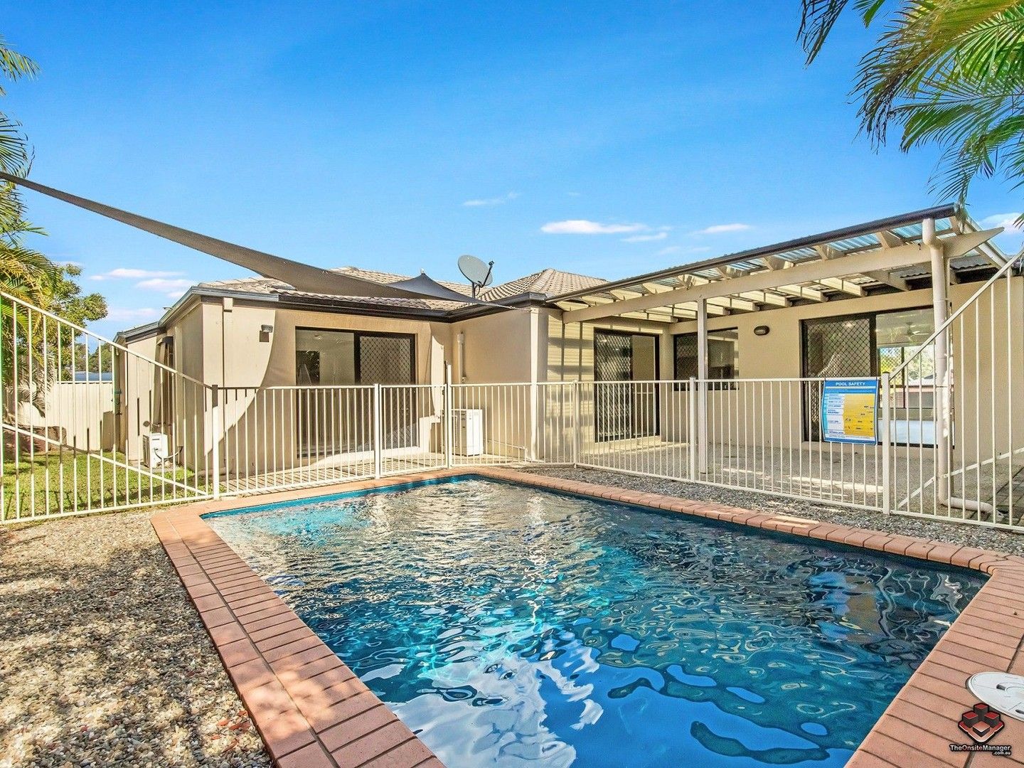 4 bedrooms House in 37 Golden Bear Drive ARUNDEL QLD, 4214