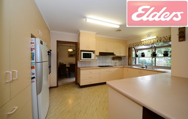 27 Clarke Street, Howlong NSW 2643, Image 1