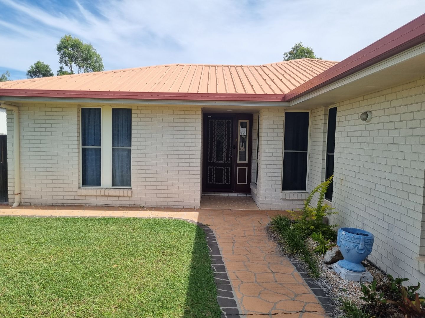 26 Golf View Drive, Boyne Island QLD 4680, Image 1