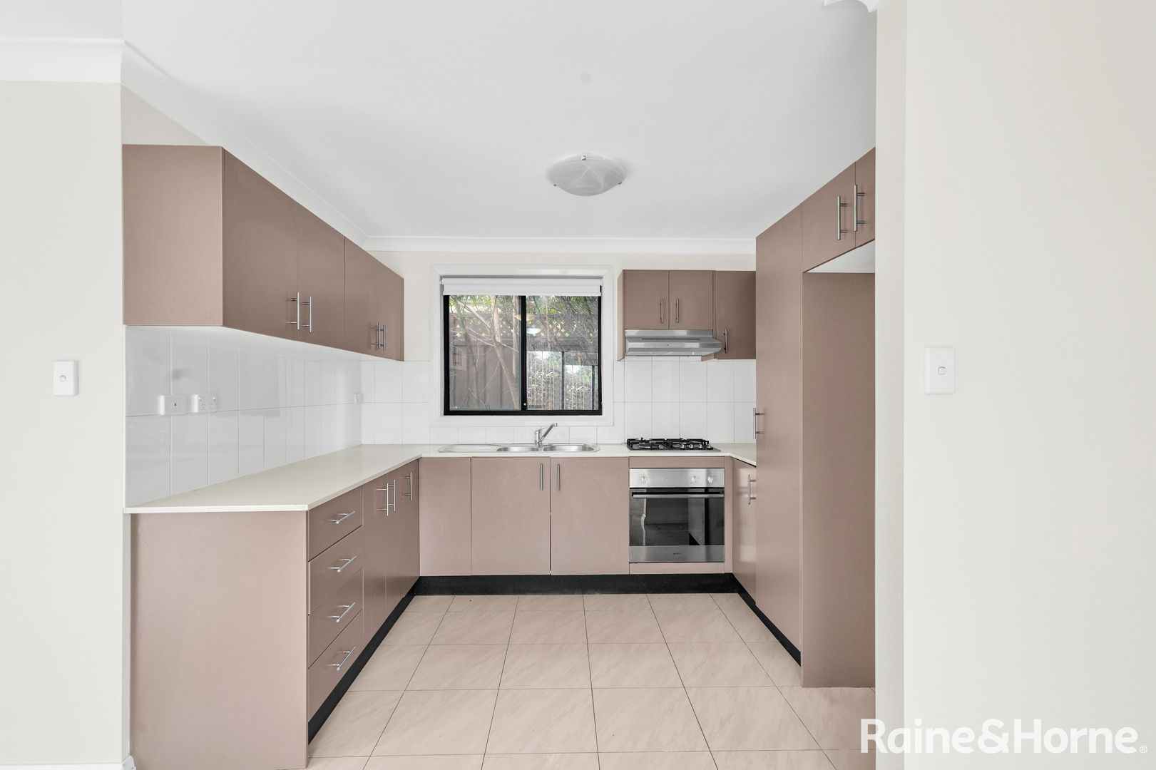 2/156 Canberra Street, St Marys NSW 2760, Image 1