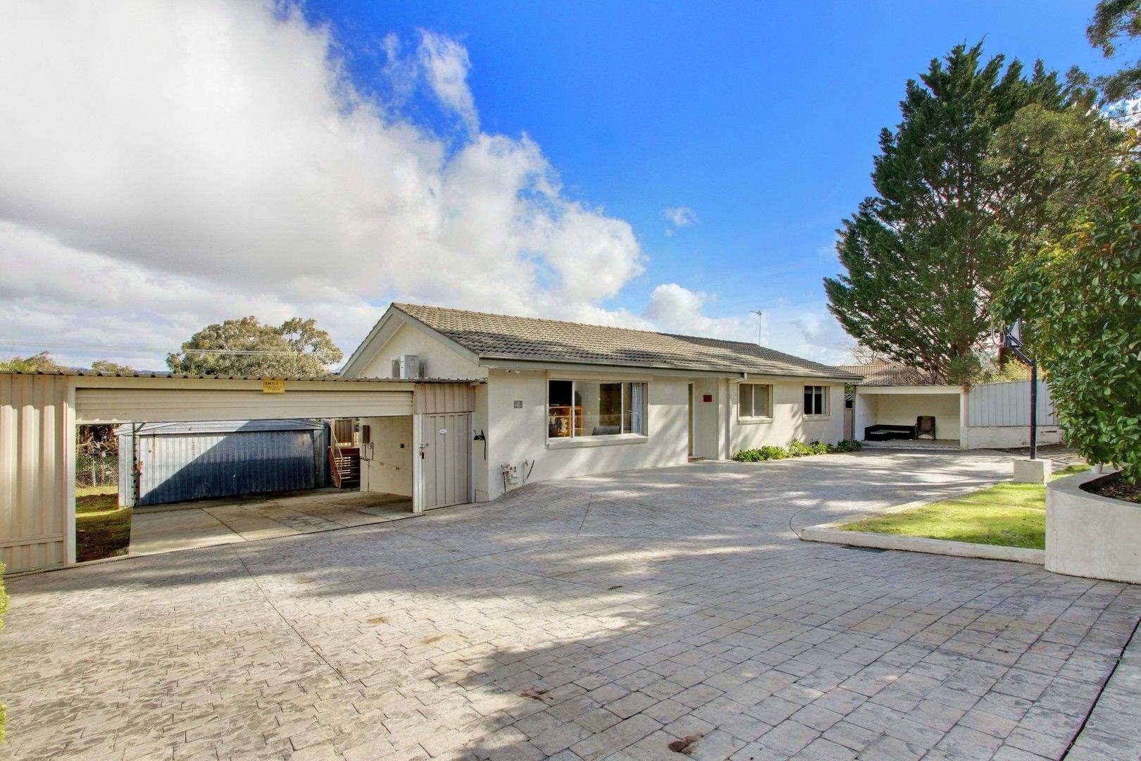 3 bedrooms House in 31 Cuthbert Circuit WANNIASSA ACT, 2903