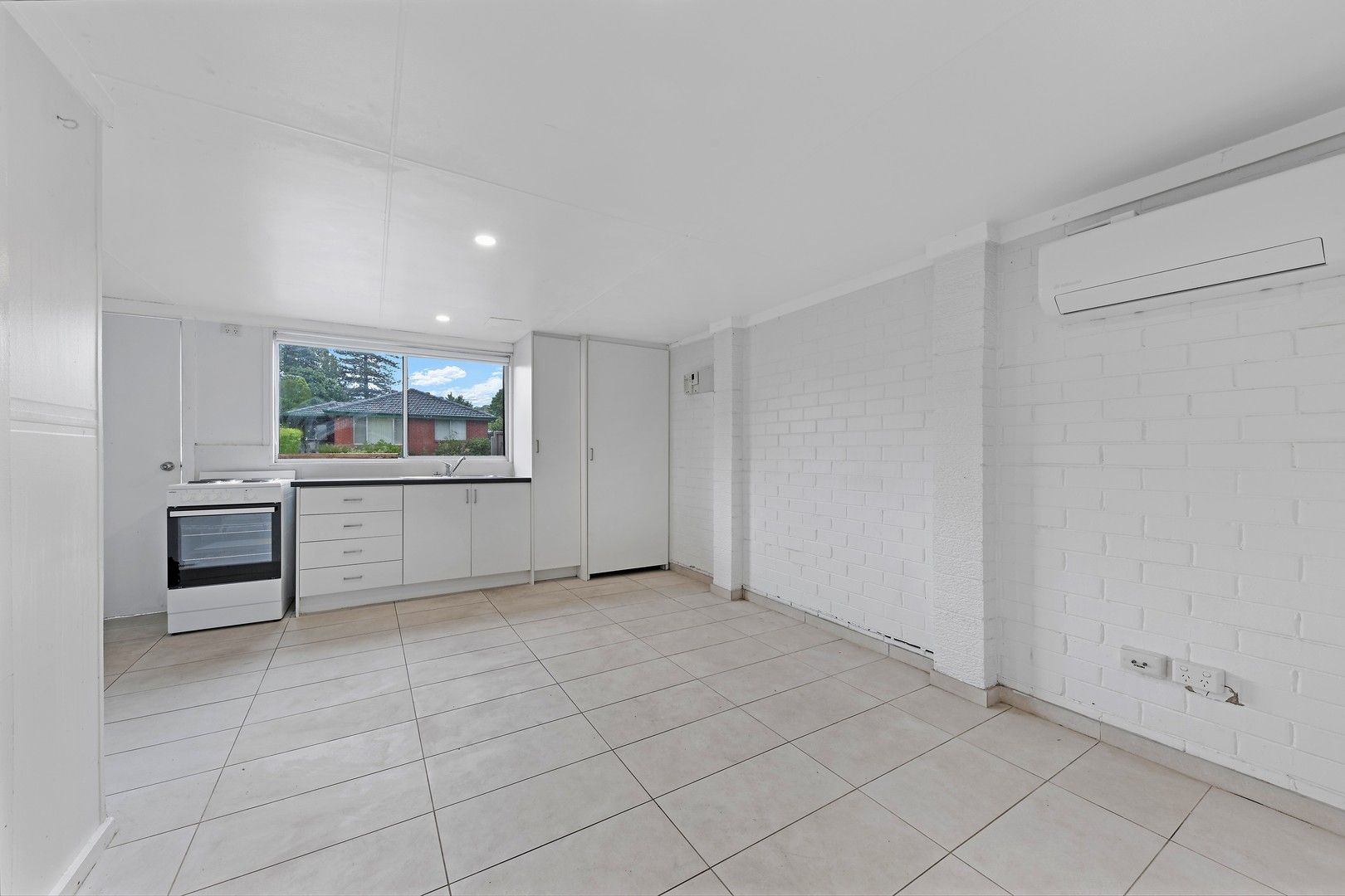 30A Winifred Crescent, Blacktown NSW 2148 Apartment For Rent 350