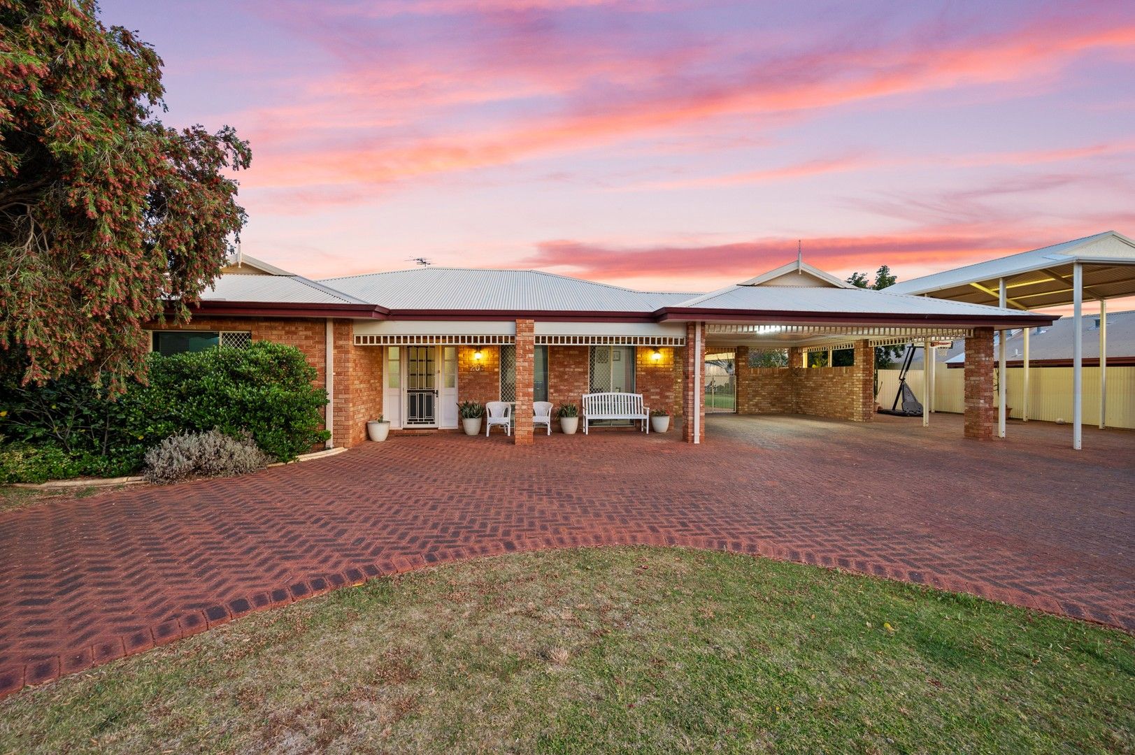 6 bedrooms House in 205 Hare Street WEST LAMINGTON WA, 6430