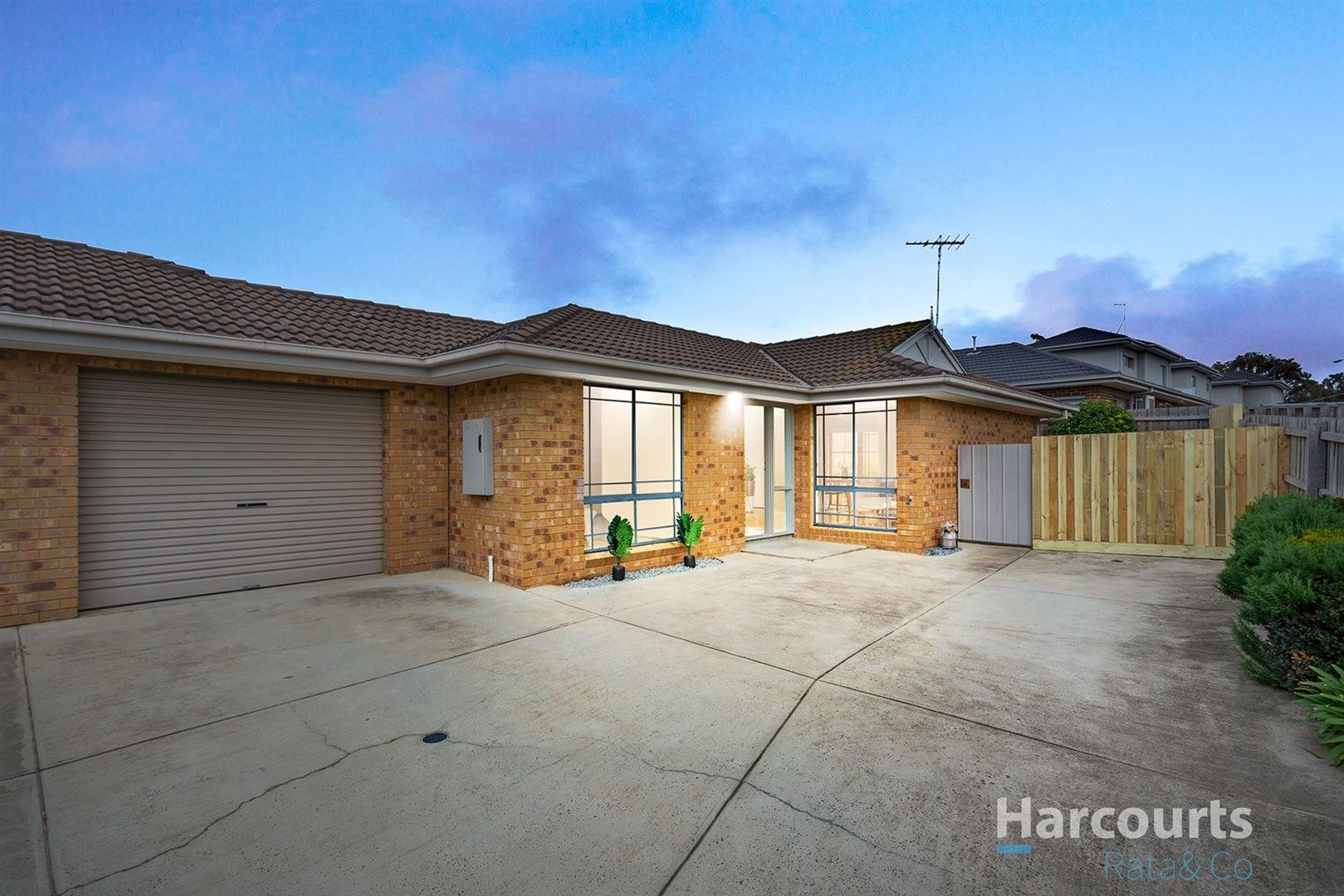 2/20 Newton Cresent, Lalor VIC 3075, Image 0