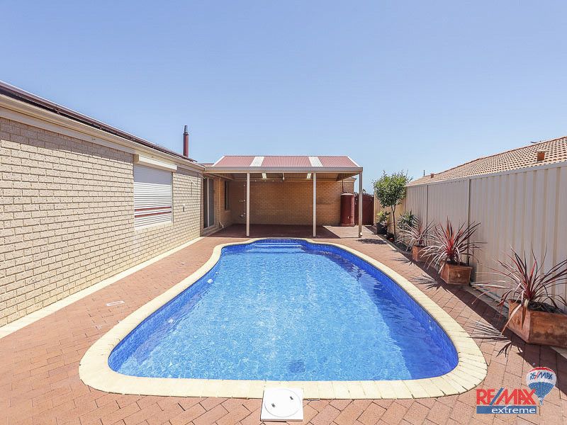 4 bedrooms House in 15 Greenock Gardens KINROSS WA, 6028