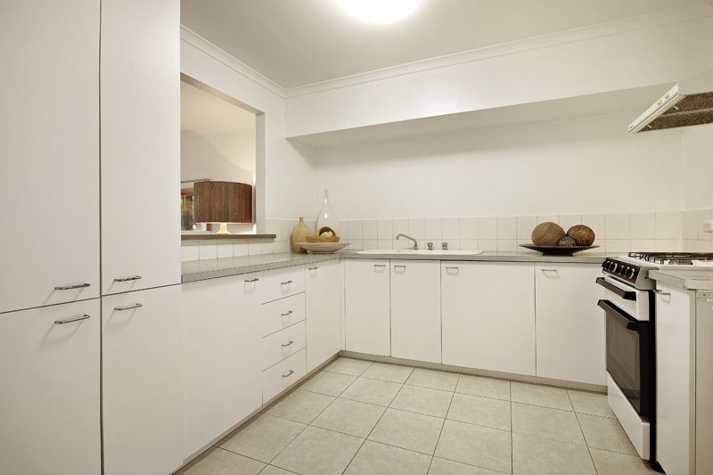 3 bedrooms House in 11 Youlden St KENSINGTON VIC, 3031