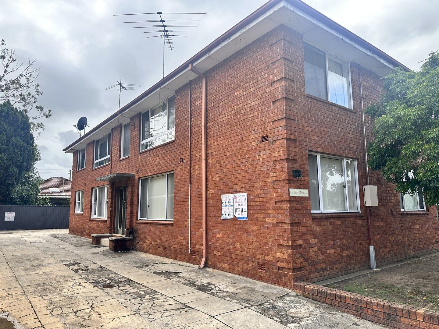2 bedrooms Apartment / Unit / Flat in 4/239 The Horsley Drive FAIRFIELD NSW, 2165