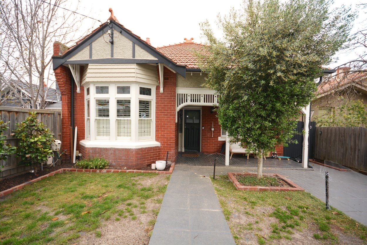 4 bedrooms House in 13 Clarence Street ELSTERNWICK VIC, 3185