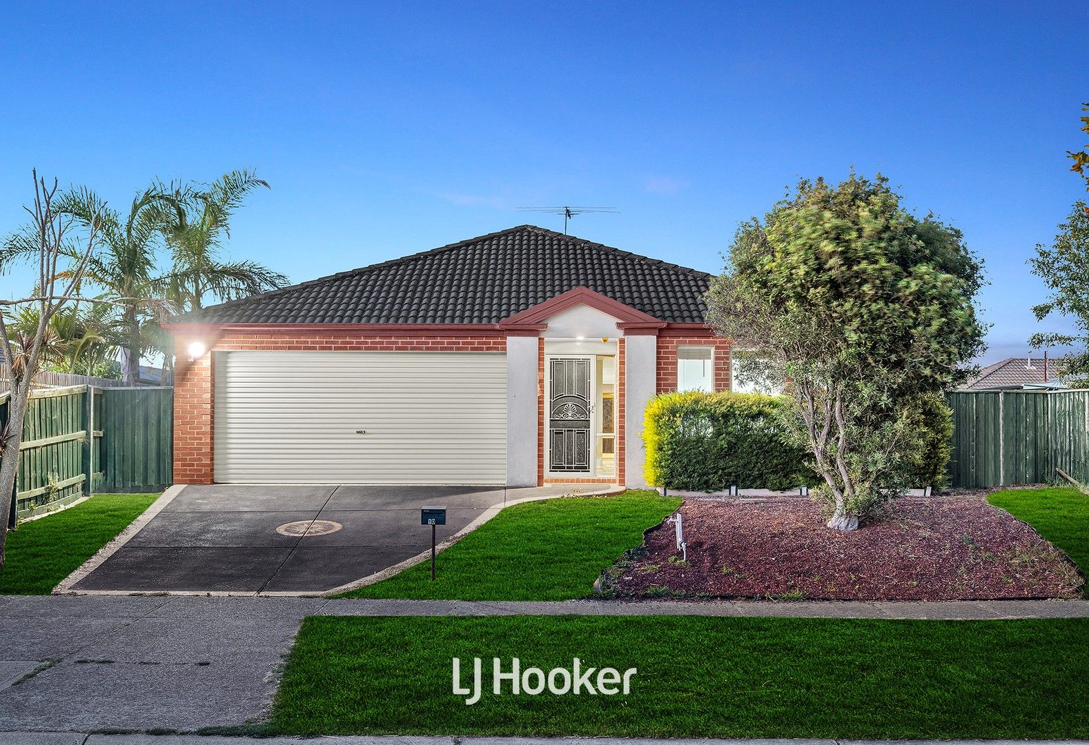 10 St Georges Road, Narre Warren South VIC 3805, Image 2