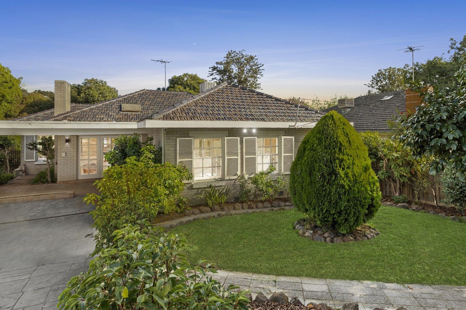 8 Stocks Road, Mount Waverley VIC 3149, Image 0