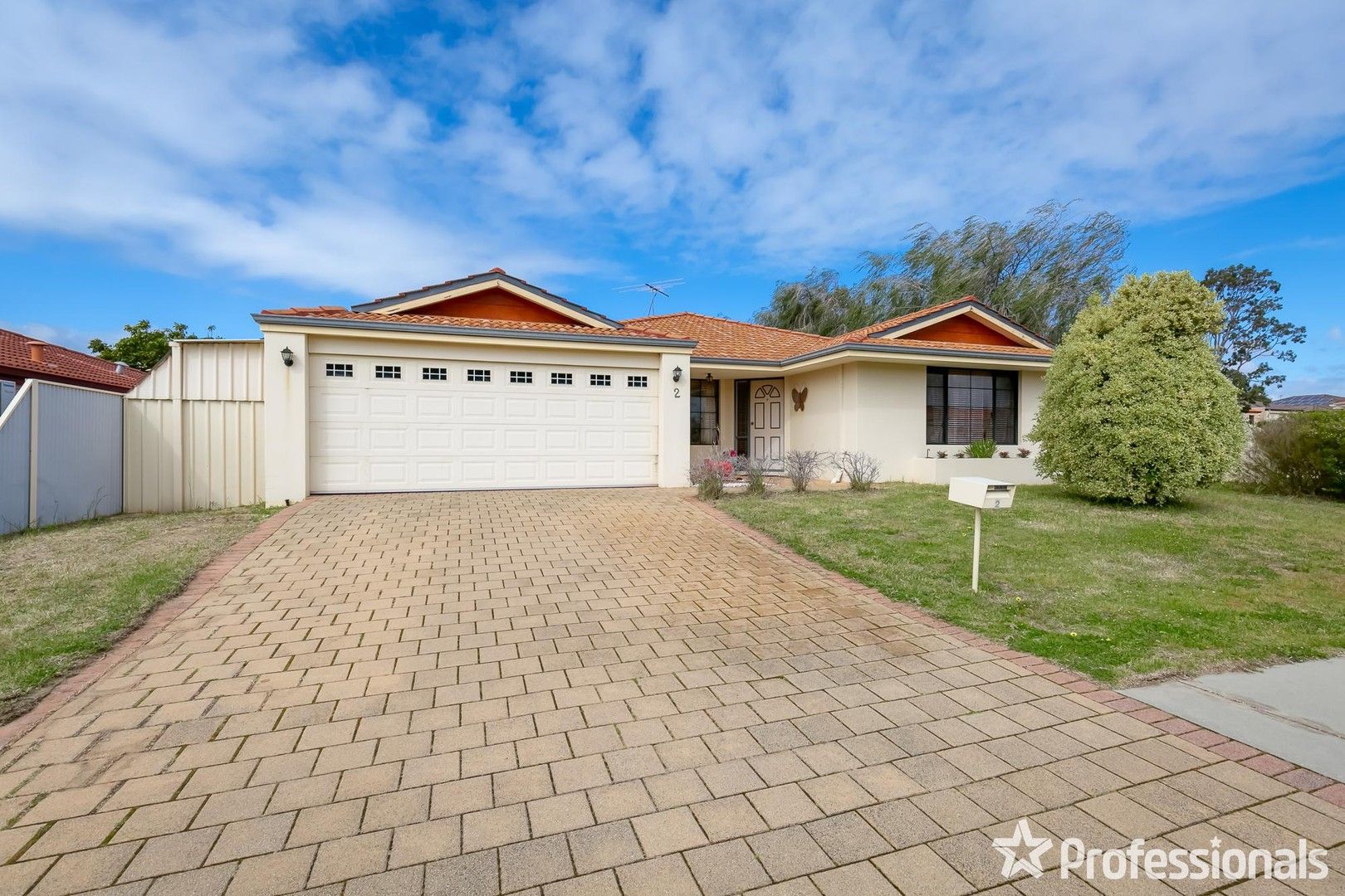2 St Quentin Parkway, Alexander Heights WA 6064, Image 0