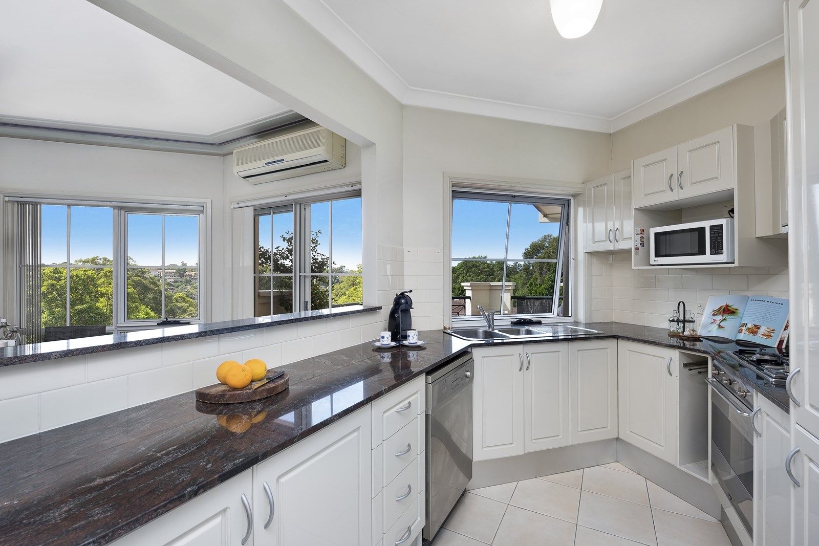 12/28 Mortimer Lewis Drive, Huntleys Cove NSW 2111, Image 2