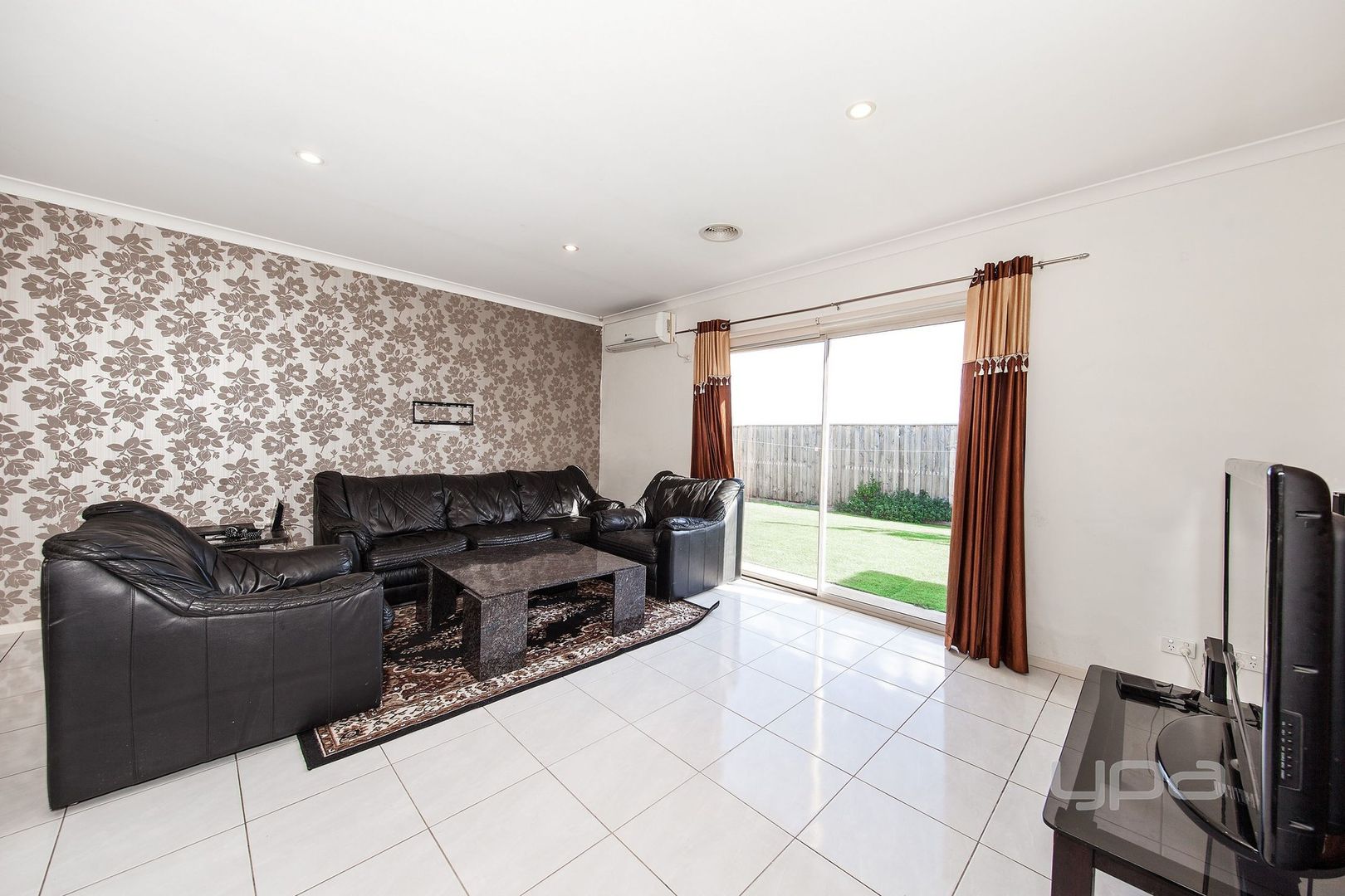 62 Riviera Drive, Hillside VIC 3037, Image 2