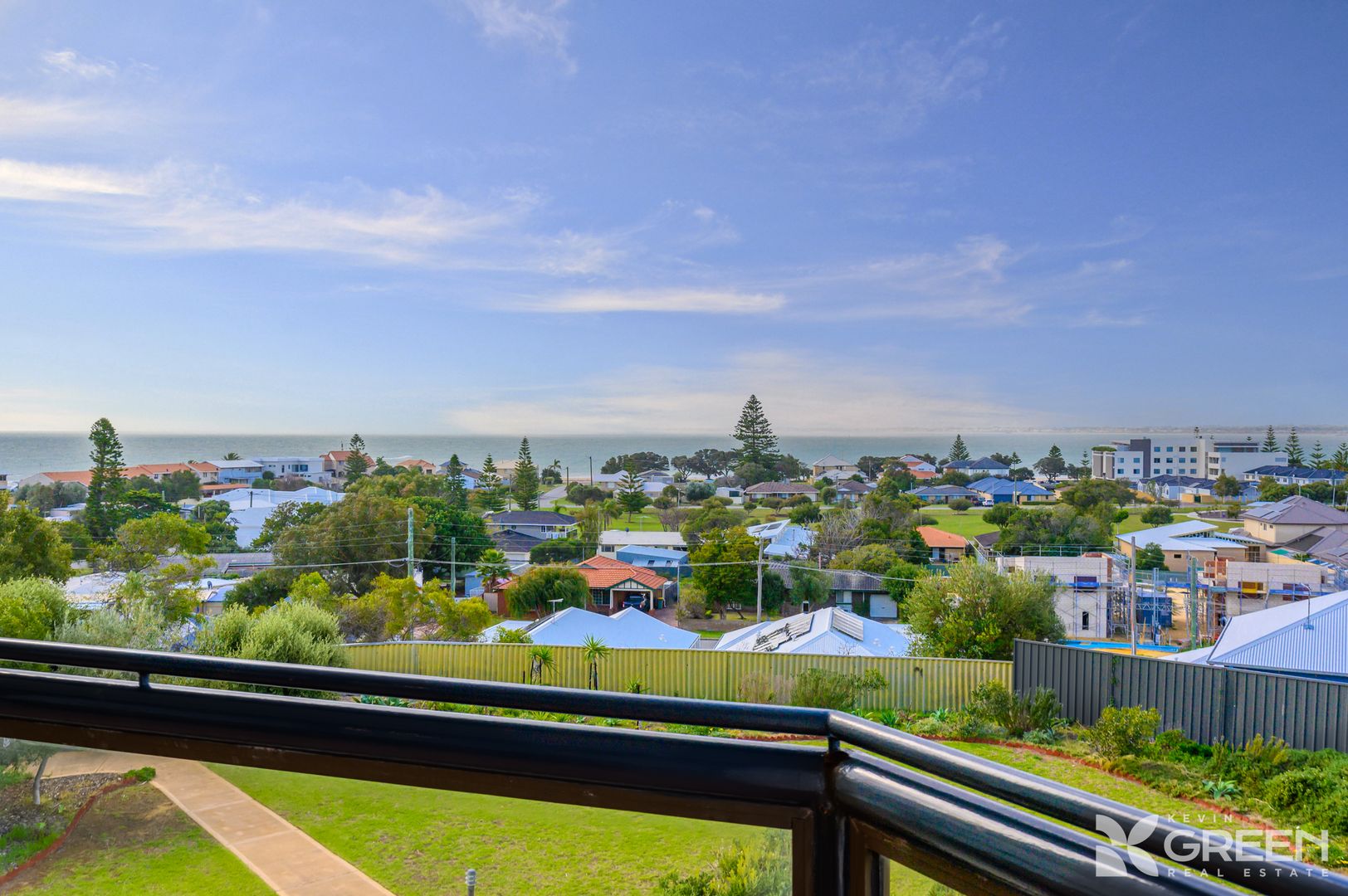 10/6A Valley Road, Halls Head WA 6210, Image 1