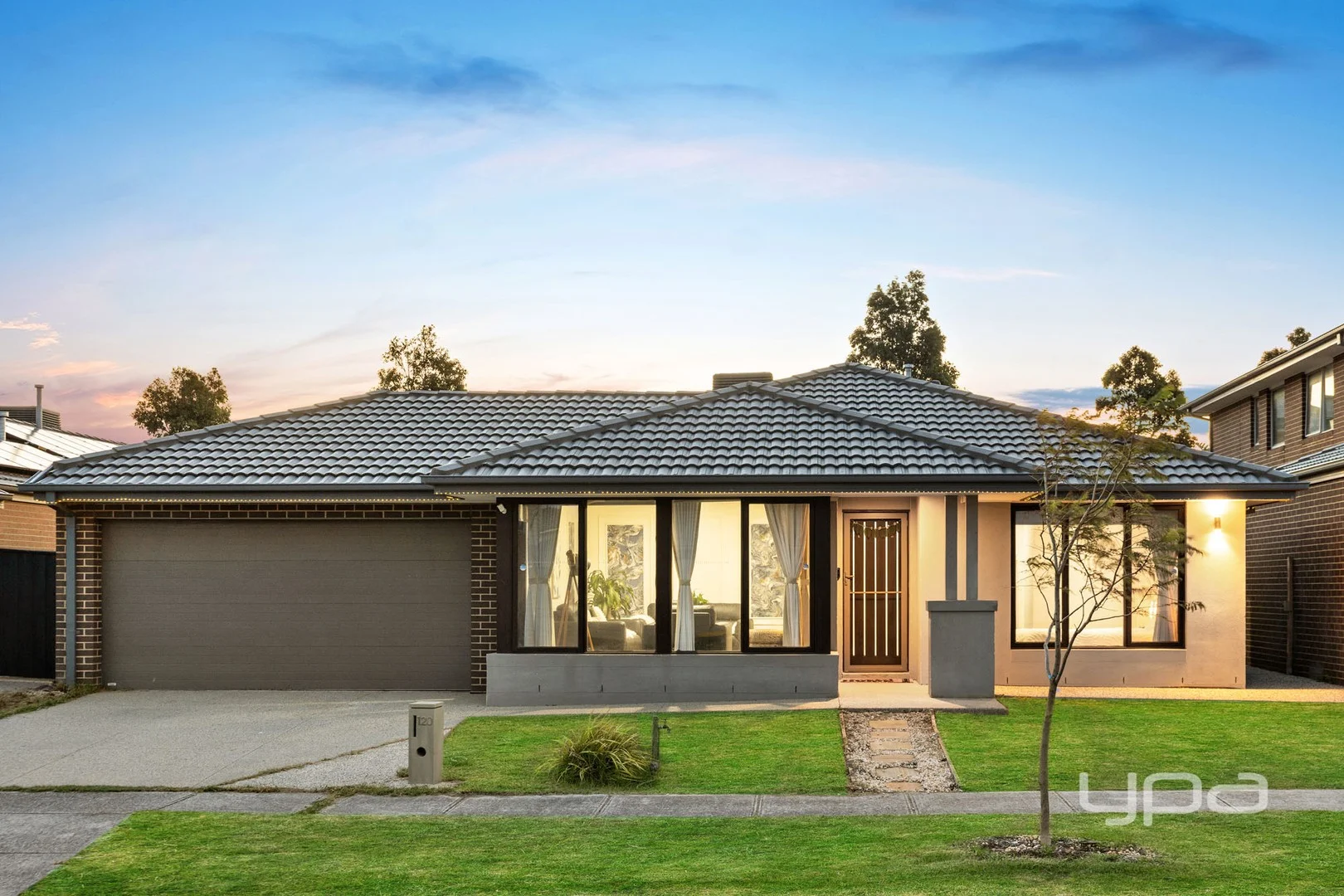 120 Bondi Parade, Point Cook VIC 3030