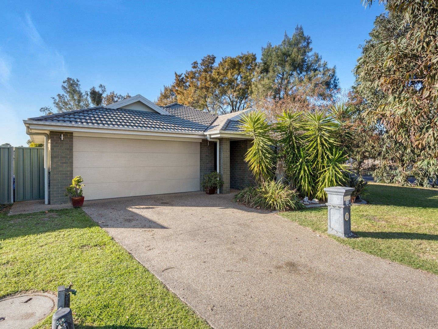 4 bedrooms House in 17 Par Street GLENROY NSW, 2640