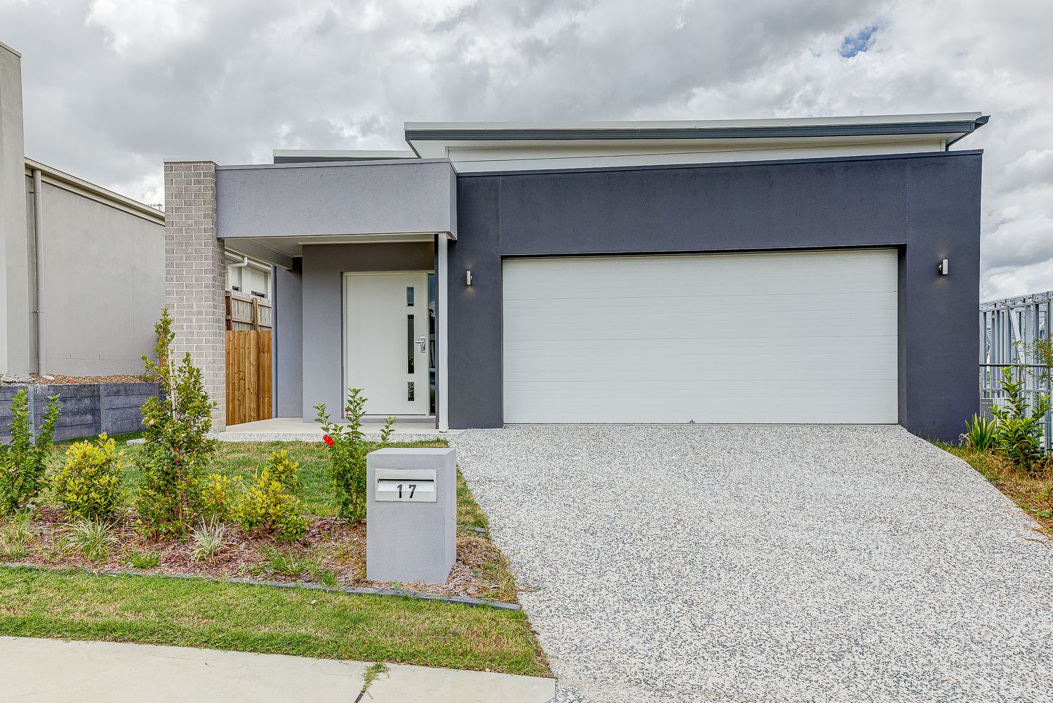 4 bedrooms House in 17 Angelsea Street GREENBANK QLD, 4124
