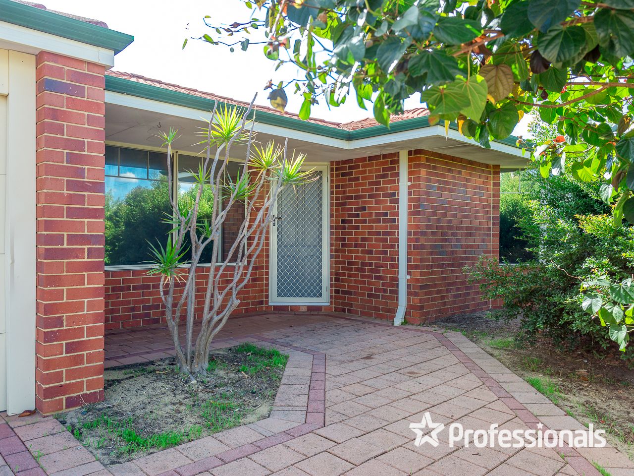 14 Brown Crs, Seville Grove WA 6112, Image 1