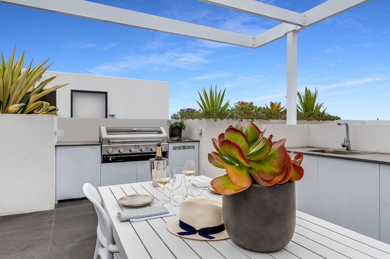 1 bedrooms Apartment / Unit / Flat in 712/8 Bank Street WEST END QLD, 4101