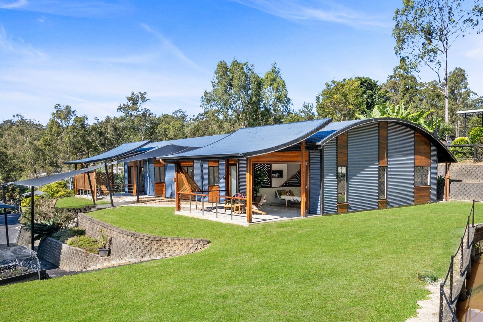 8 bedrooms House in 298-300 Bamboo Drive WOODHILL QLD, 4285