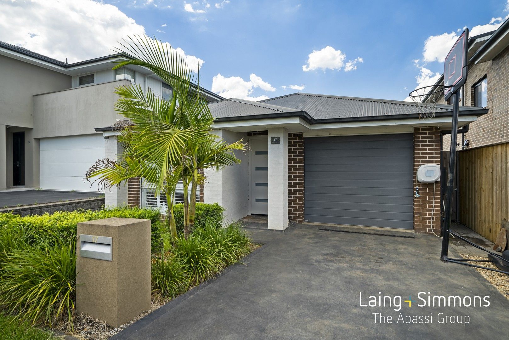 4 bedrooms House in 17 Archives Way CADDENS NSW, 2747