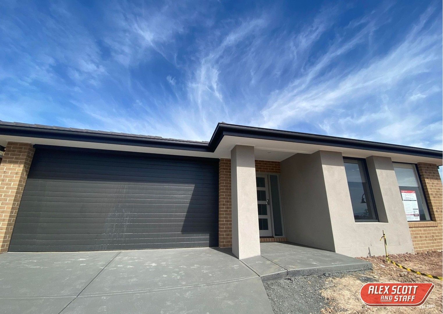 4 bedrooms House in 17 Kurrajong Road WARRAGUL VIC, 3820