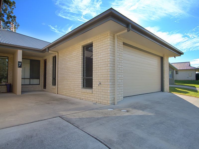 2/7 Rocklea Drive, Southside QLD 4570, Image 0