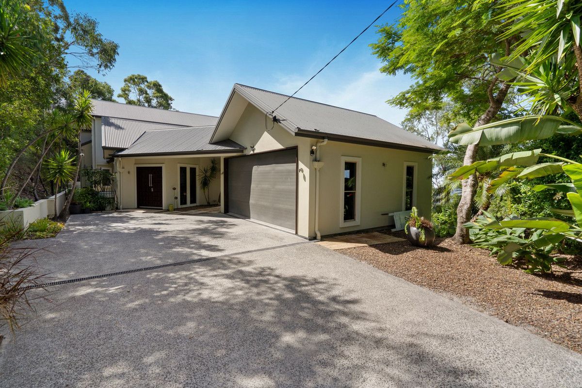 8 Wildflower Court, Clagiraba QLD 4211, Image 2