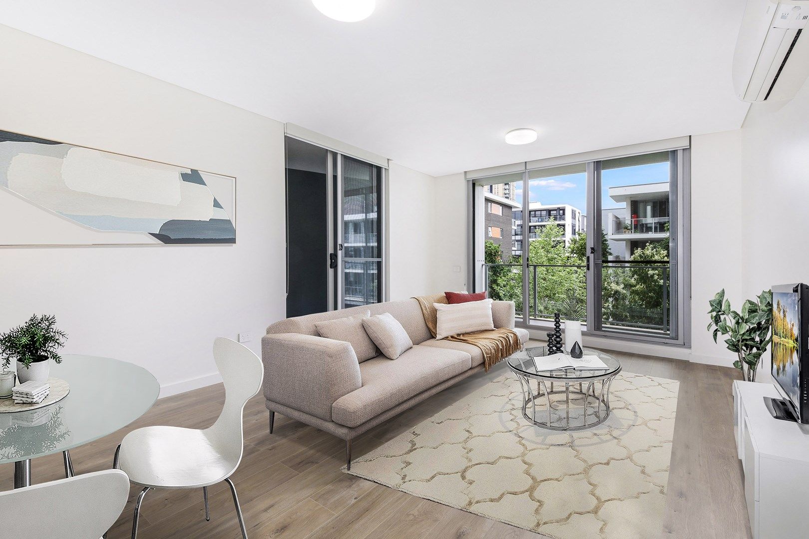 422/5 Verona Dr, Wentworth Point NSW 2127, Image 2