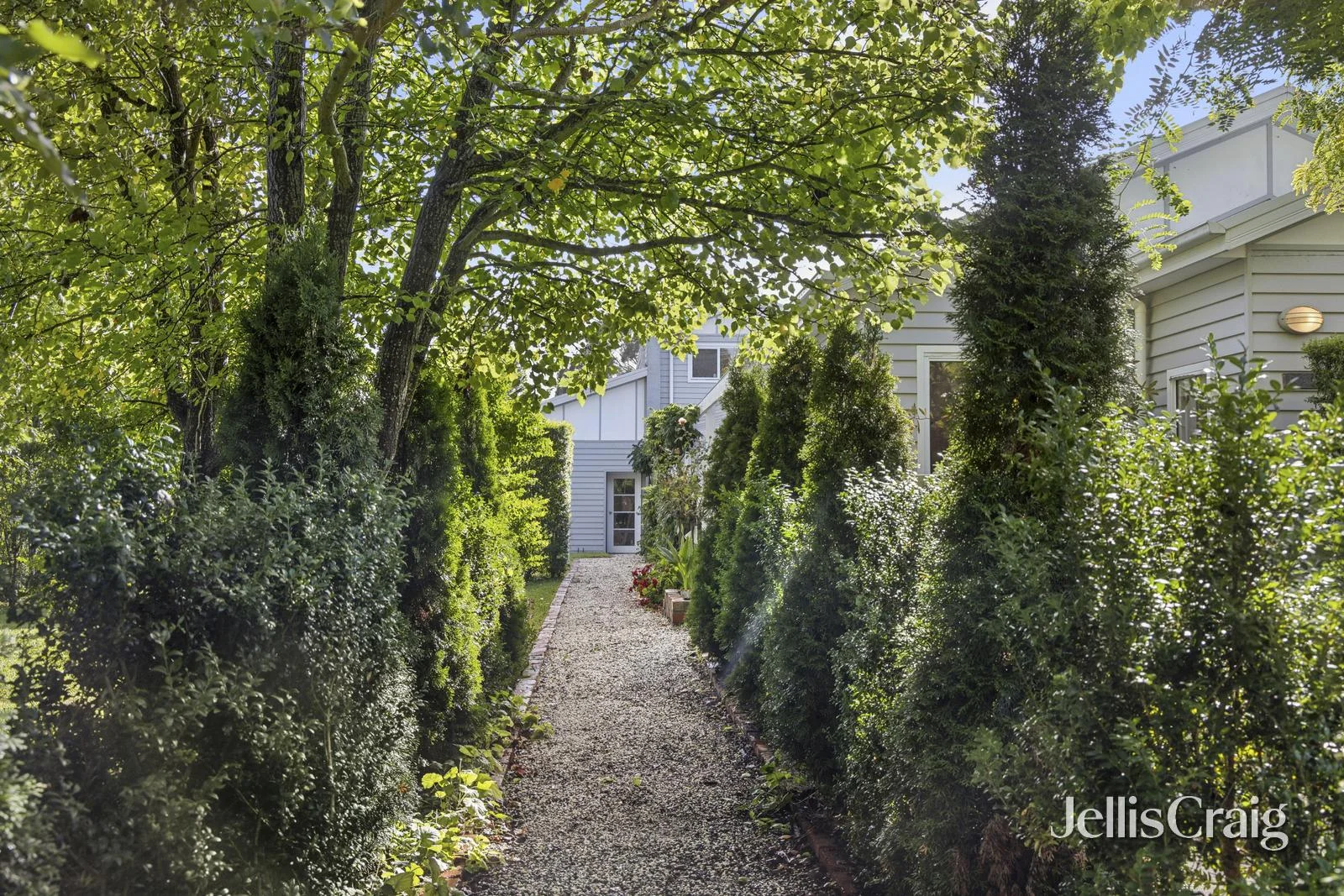 3/4 Anslow Street, Woodend VIC 3442