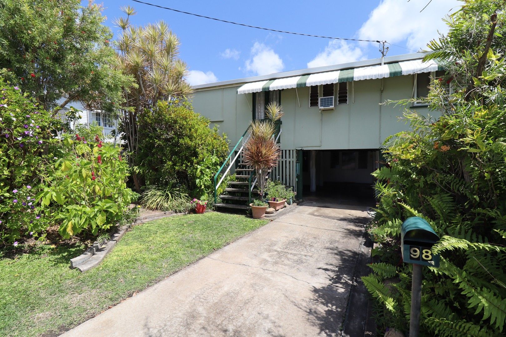 3 bedrooms House in 98 Tenth Avenue HOME HILL QLD, 4806