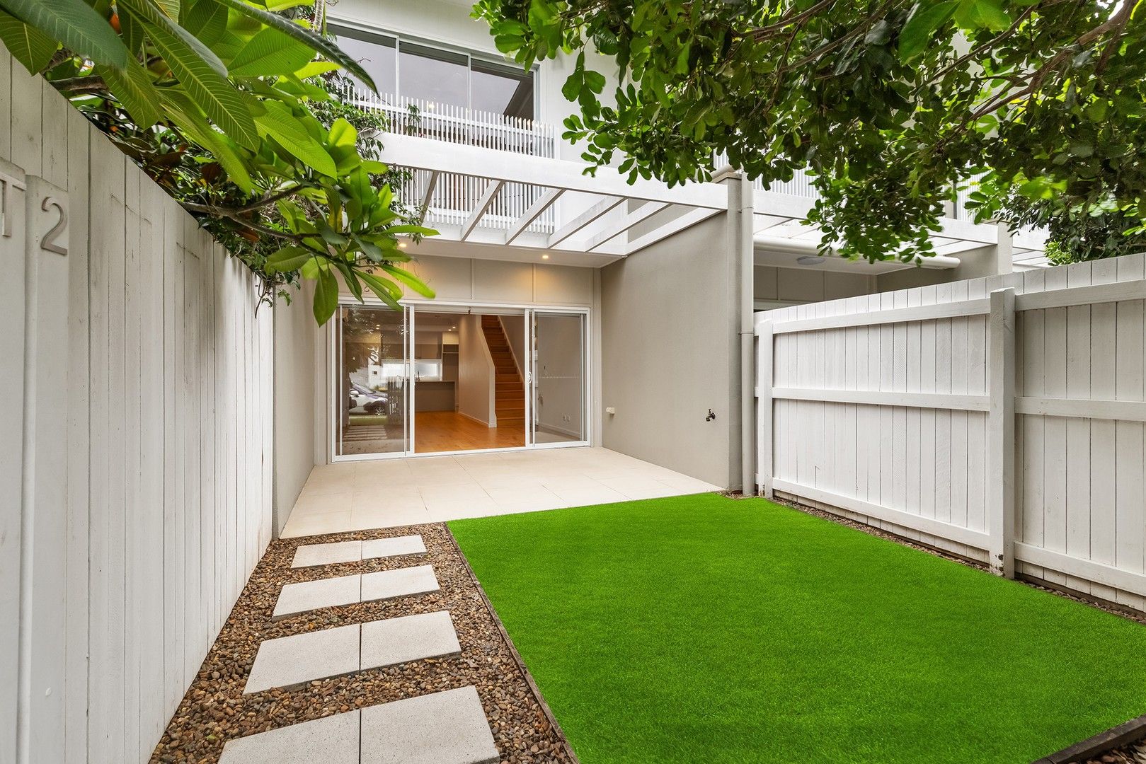 2/5 Troubridge Street, Mount Gravatt East QLD 4122, Image 0