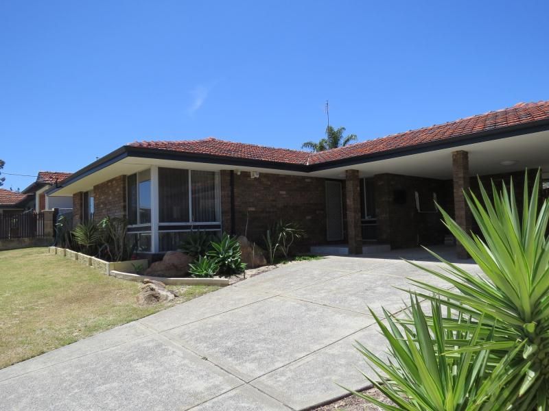 4 bedrooms House in 7 Ambergate Street KARRINYUP WA, 6018