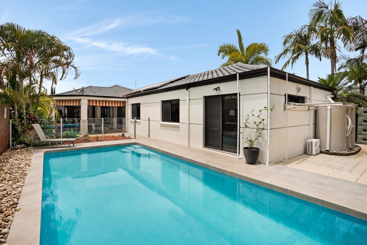 4 bedrooms House in 141 Dunlin Drive BURLEIGH WATERS QLD, 4220