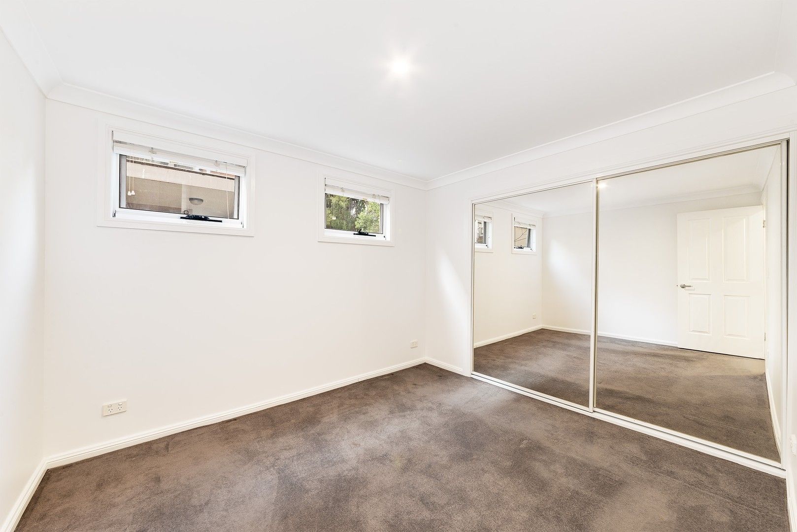 2 bedrooms Apartment / Unit / Flat in 24B Epping Road LANE COVE NSW, 2066