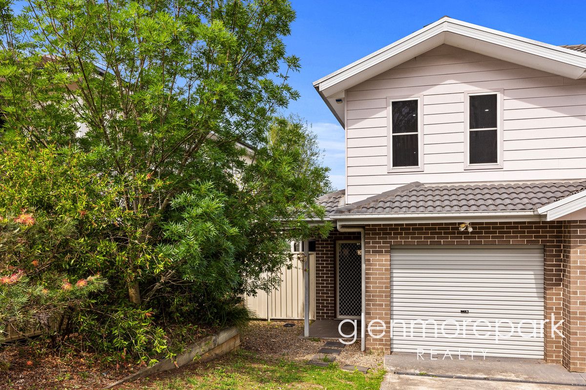 3 bedrooms Townhouse in 8 Bluestone Drive GLENMORE PARK NSW, 2745