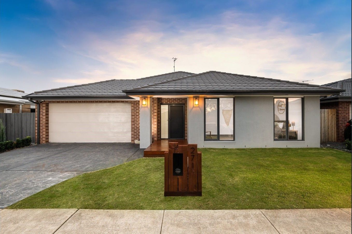 4 bedrooms House in 271 Warralily Boulevard ARMSTRONG CREEK VIC, 3217